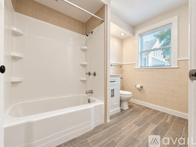 Waltham Apartment: 123 Chestnut Street