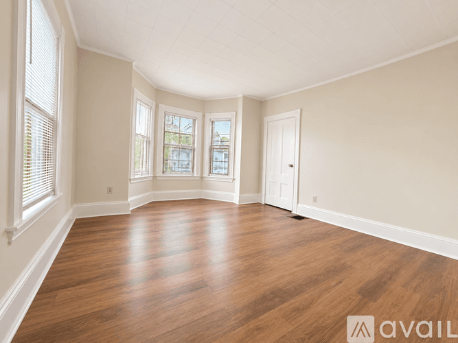 Waltham Apartment: 123 Chestnut Street