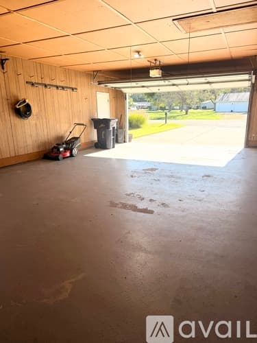 Mapleton House: 9925 West Buckhaven Court