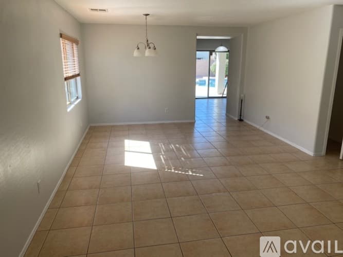 Maricopa House: Arizona Ave