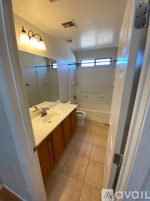 Maricopa House: Arizona Ave