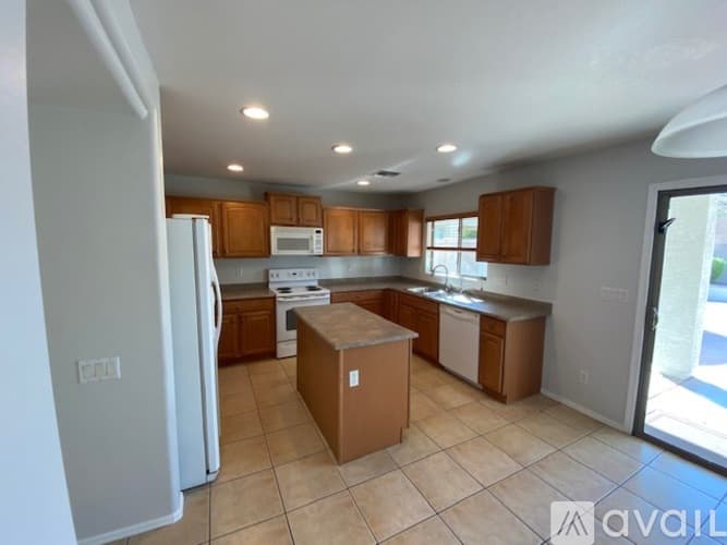 Maricopa House: Arizona Ave