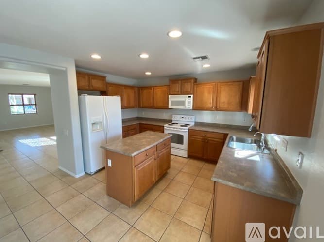 Maricopa House: Arizona Ave