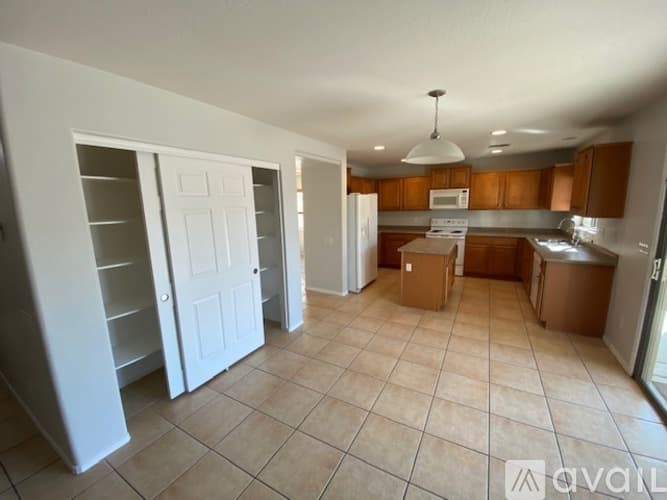 Maricopa House: Arizona Ave