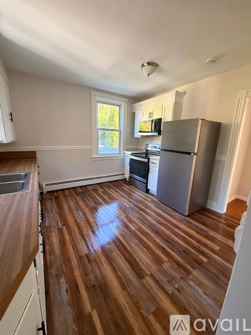 West Warwick Apartment: 110 Wakefield Street