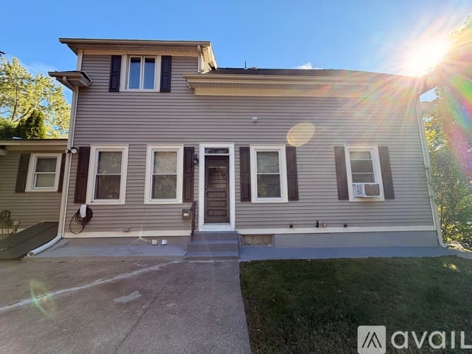 West Warwick Apartment: 110 Wakefield Street