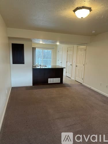 Waterford Townhome: 34 Circuit Street