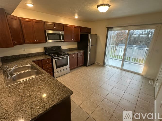 Waterford Townhome: 34 Circuit Street