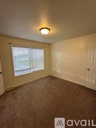 Waterford Townhome: 34 Circuit Street