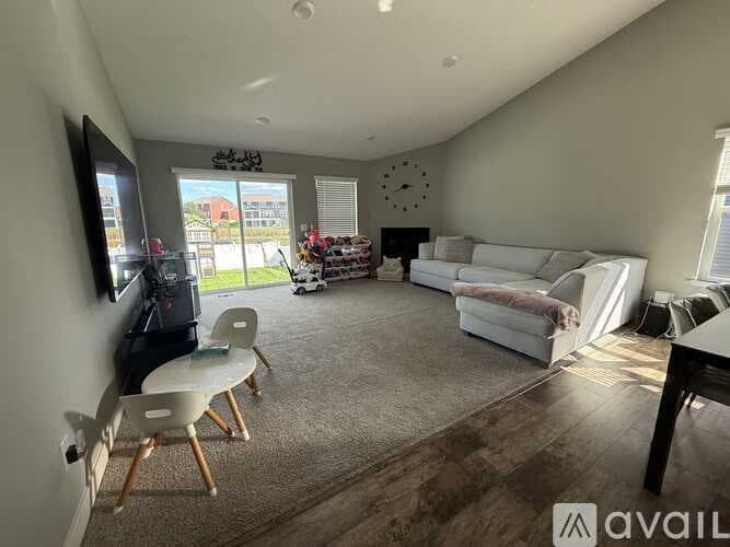 Dayton House: 11632 Pineridge Way North