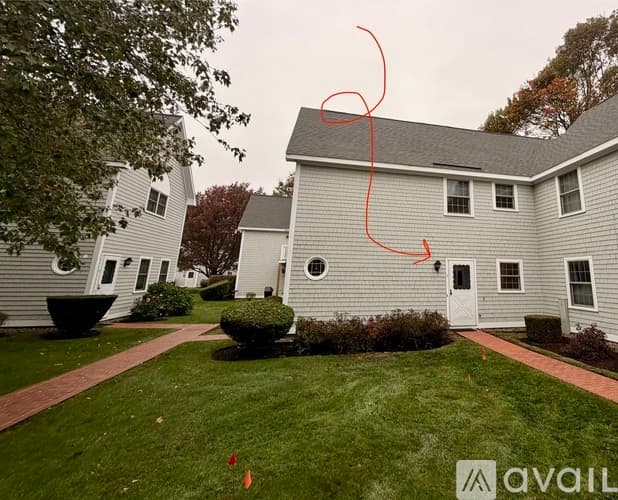 York Condo: 15 Long Beach Ave
