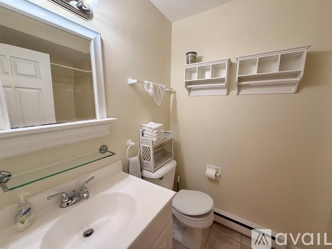 York Condo: 15 Long Beach Ave