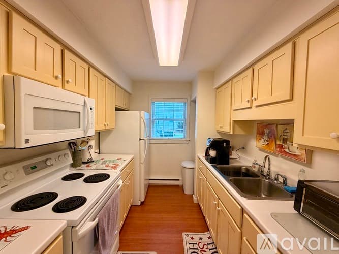 York Condo: 15 Long Beach Ave