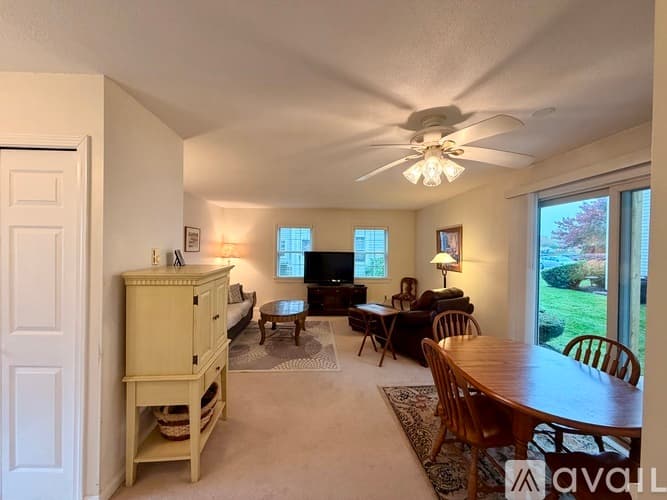 York Condo: 15 Long Beach Ave