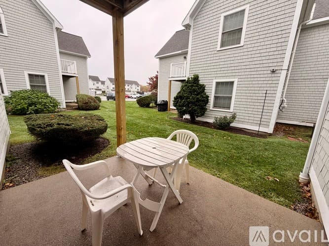 York Condo: 15 Long Beach Ave