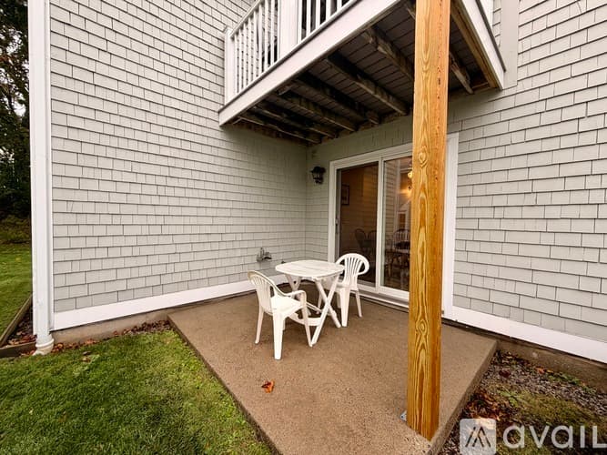 York Condo: 15 Long Beach Ave