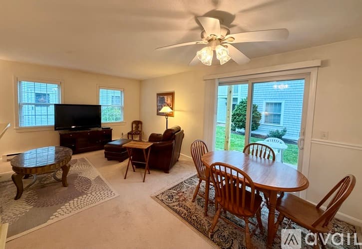 York Condo: 15 Long Beach Ave