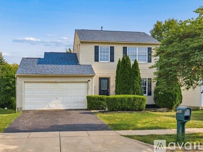 Grove City House: 2080 Sondra Ln