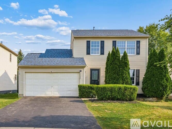 Grove City House: 2080 Sondra Ln