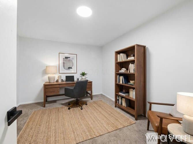 Grove City House: 2080 Sondra Ln