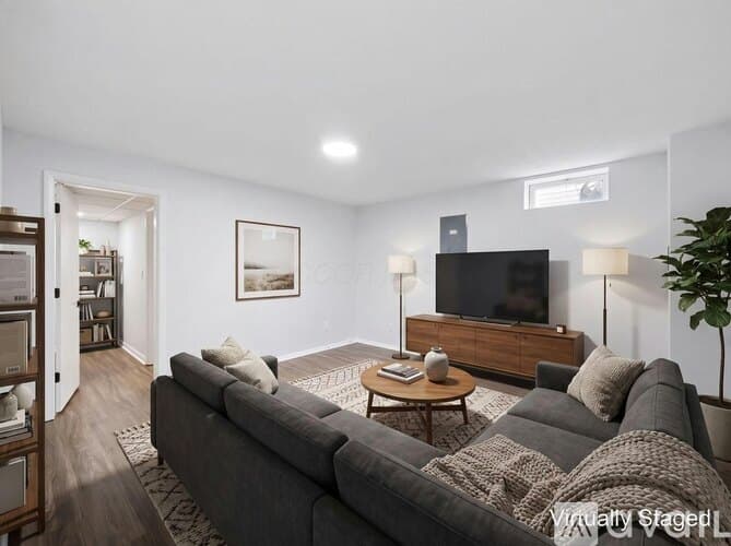 Grove City House: 2080 Sondra Ln