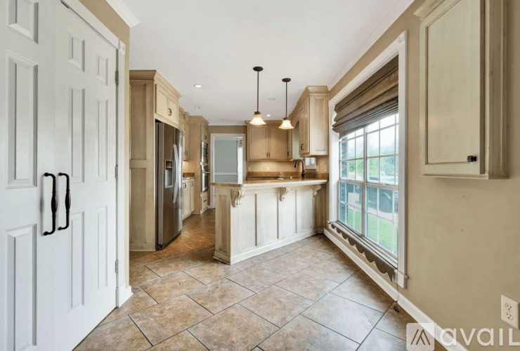 Cleveland House: 3820 Charleston Drive
