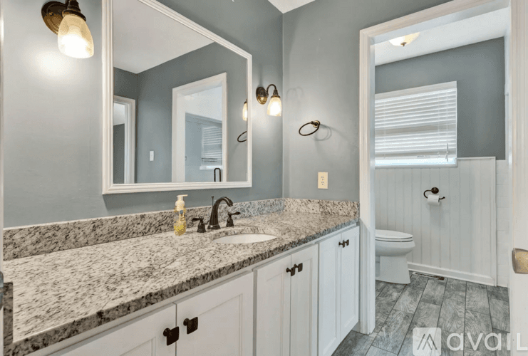 Cleveland House: 3820 Charleston Drive