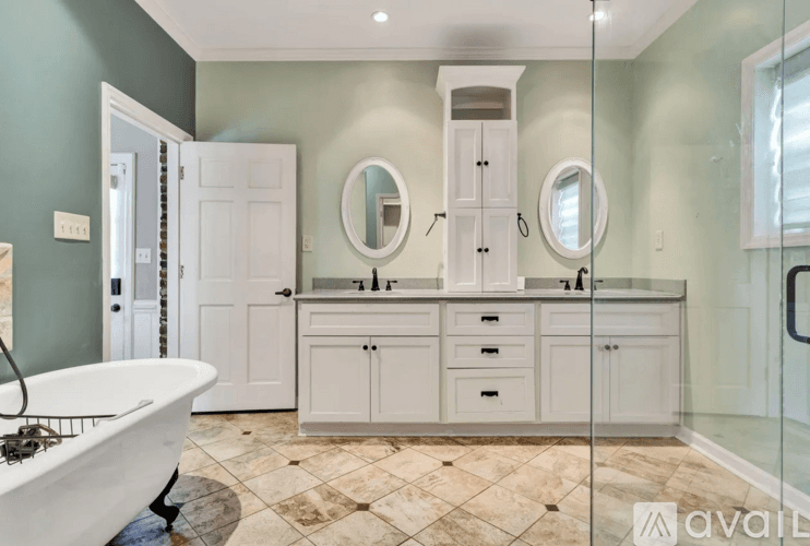 Cleveland House: 3820 Charleston Drive