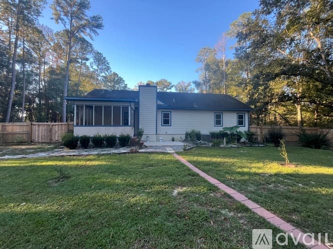 Statesboro House: 521 Pleasant Point Rd