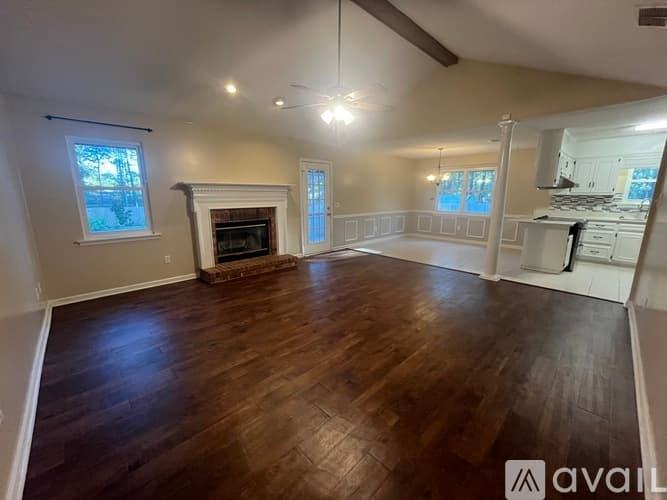 Statesboro House: 521 Pleasant Point Rd