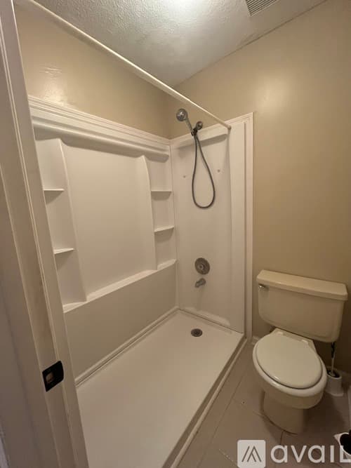 Statesboro House: 521 Pleasant Point Rd