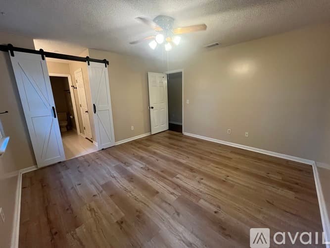 Statesboro House: 521 Pleasant Point Rd
