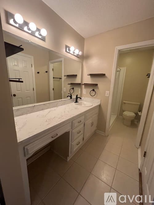 Statesboro House: 521 Pleasant Point Rd