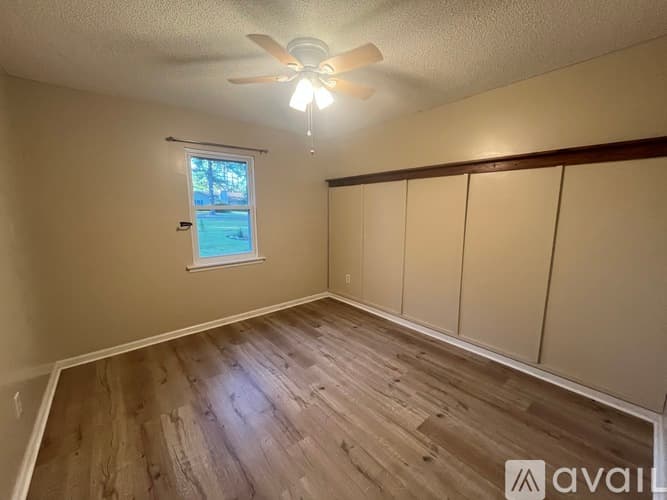 Statesboro House: 521 Pleasant Point Rd