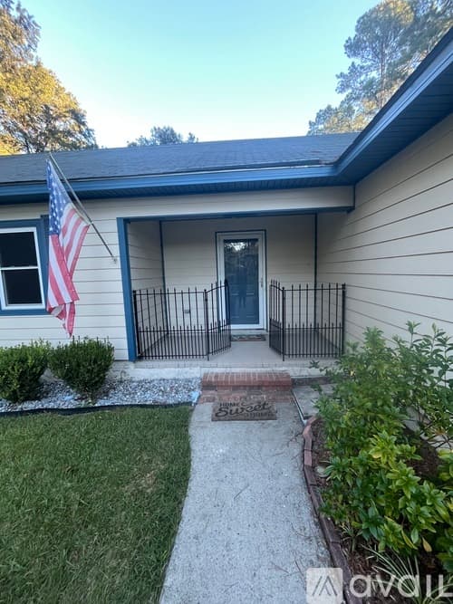 Statesboro House: 521 Pleasant Point Rd