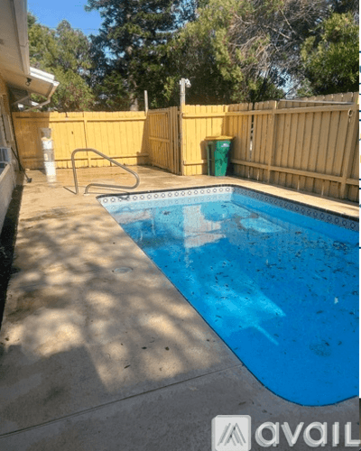 Largo House: 3607 141st Avenue North Unit A