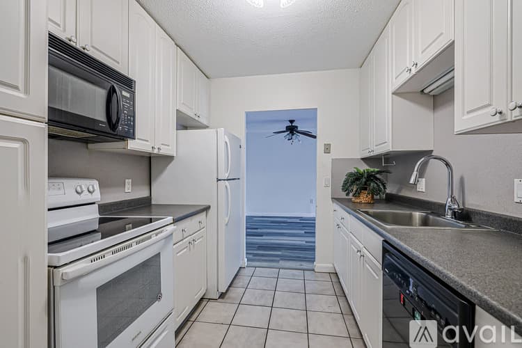 Nashua Condo: 13 Strawberry Bank Road