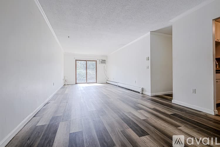 Nashua Condo: 13 Strawberry Bank Road
