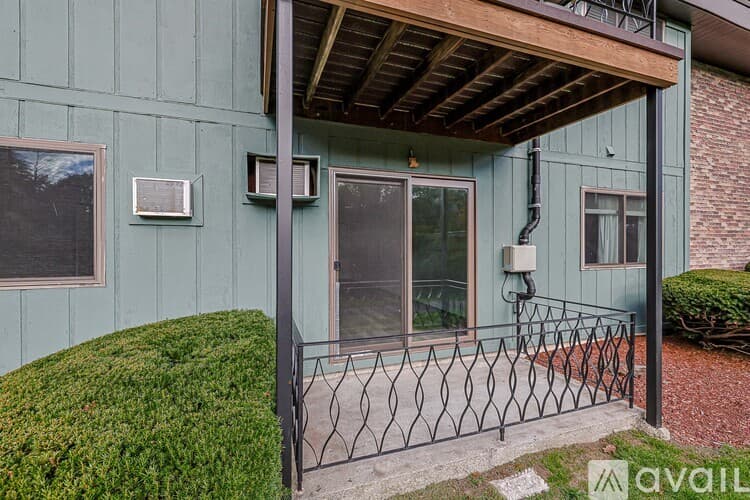 Nashua Condo: 13 Strawberry Bank Road