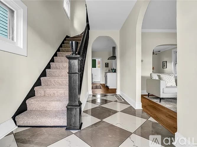 Bridgewater House: 736 Market Street