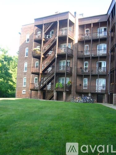 Northampton Apartment: 77 Prospect St