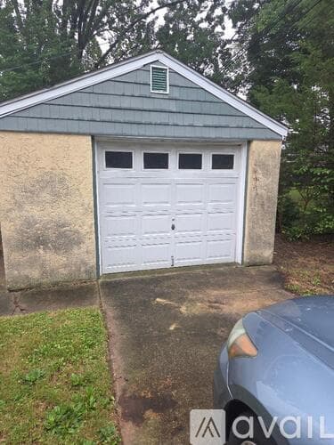 Folsom House: 1005 Swarthmore Ave