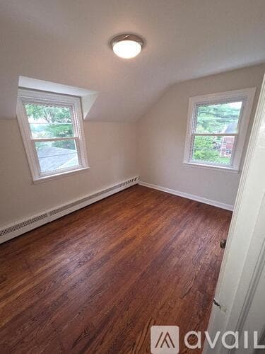 Folsom House: 1005 Swarthmore Ave