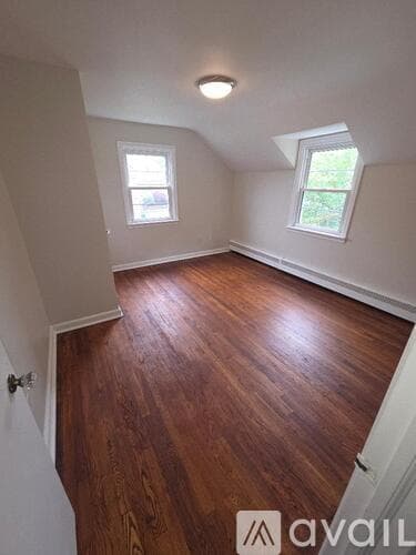 Folsom House: 1005 Swarthmore Ave