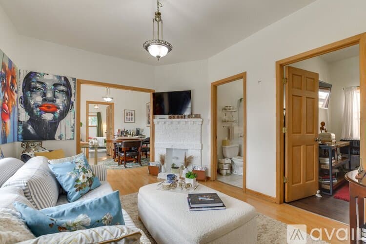 Oak Park House: 927 South Taylor Avenue