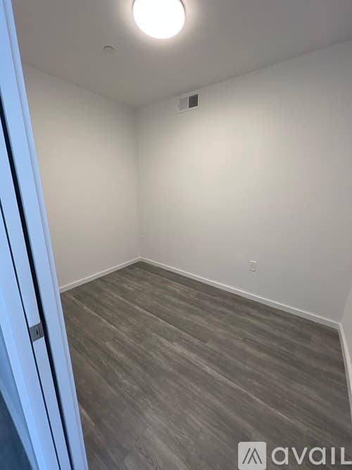 Lowell Apartment: 160 Middlesex Street