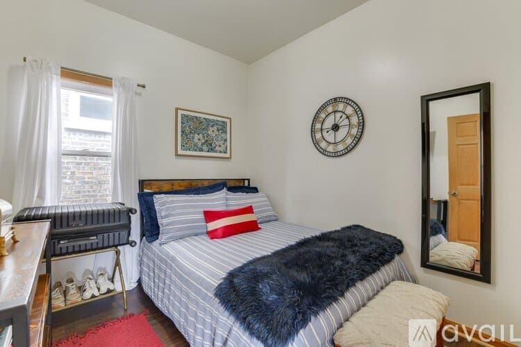 Oak Park House: 927 South Taylor Avenue