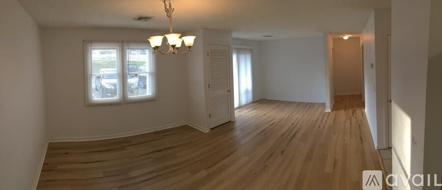 Taunton Condo: 450 Somerset Avenue