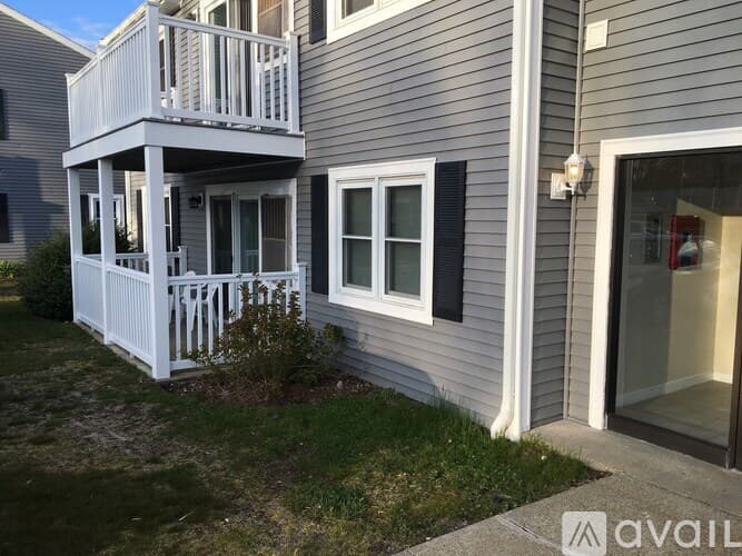 Taunton Condo: 450 Somerset Avenue