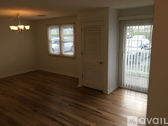 Taunton Condo: 450 Somerset Avenue